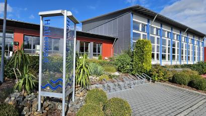 Bild: Sonja Kaute
Unerlässlich für den Schwimmunterricht an Schulen sind neben den landkreiseigenen Hallenbädern die Bäder in Weiherhammer (im Bild) und Moosbach.