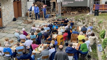 Bild: gri
Auch die dritte Auflage des Singspiels "Das Leben, das Holz und ich" in der Molzmühle ist gut besucht.