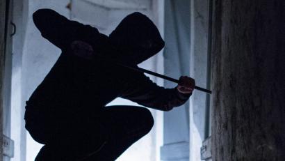 Symbolbild: Silas Stein/dpa
Unbekannte Täter schlugen in der Nacht von Dienstag auf Mittwoch in Griesbach zu.