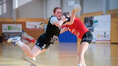 Bild: Guenter Uschold
Marie Streit in Aktion: Die Oberviechtacher Handballerinnen wollen beim Gastspiel in Nürnberg mutig auftreten.