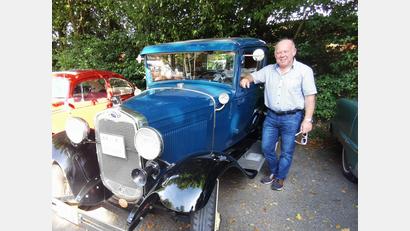 Bild: gz
Mit dem ältesten Auto war Dieter Malzer aus Waldthurn angereist – einem Ford Modell A aus dem Jahr 1930.
