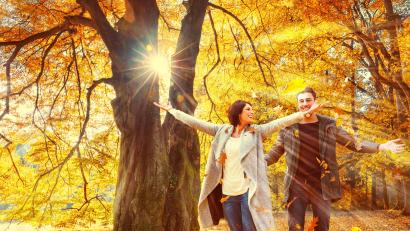 Symbolbild: Ingo Bartussek – stock.adobe.com
Auch der Herbst kann glücklich machen.