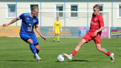 Archivbild: war
Der Etzenrichter Noah Scheler (links) in Aktion: Der Tabellenzweite SV Etzenricht will sich beim Aufsteiger SpVgg Willmering behaupten.
