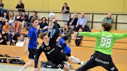 Archivbild: Hubert Ziegler
Die HG Amberg (im Bild Leonhard Schatz) will gegen die HG Eckental ihre Chancen nutzen.