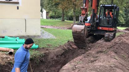 Bild: mma
Damit die immer wiederkehrenden Überschwemmungen in der Wallfahrtskirche ein Ende haben, werden die Kanalrohre erneuert.