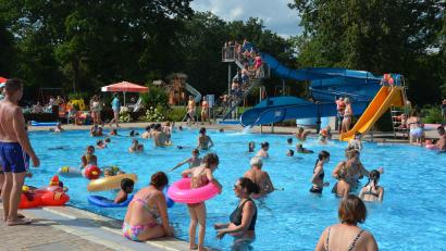 Archivbild: jr
Das Mitterteicher Freibad lockte diesen Sommer jeden Tag Badefreunde an – so viele wie in keinem anderen Freibad im Landkreis Tirschenreuth.