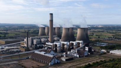 Bild: Jacob King/PA Wire/dpa
Großbritanniens letztes Kohlekraftwerk in Ratcliffe-on-Soar südwestlich von Nottingham wird geschlossen.
