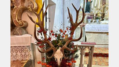 Bild: Isabel Lautenschlager/exb
Mit einer Hubertusmesse in Erlheim werden die Wildwochen eröffnet.