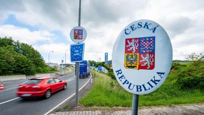 Symbolbild: Armin Weigel/dpa
Die Autobahngebühren in Tschechien werden ab 2025 teurer.