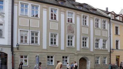Bild: Wolfgang Steinbacher
Der ehemalige Pfarrhof in der Rathausstraße 8 könnte bald Platz für die Tourist-Info bieten.