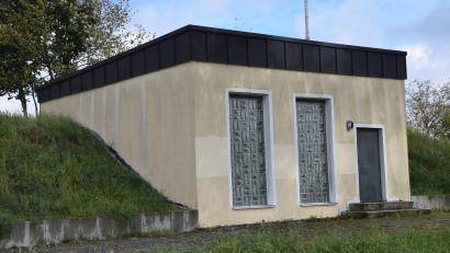 Bild: bö
Auf dem 531 Meter hohen Münchshofener Berg bei Frauenhof steht der 900 Kubikmeter fassende Hochbehälter des Zweckverbands zur Wasserversorgung der Vils-Naab-Gruppe mit Sitz in Emhof.