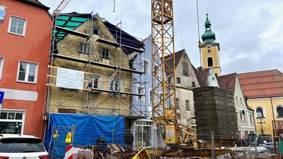 Bild: Gabi Schönberger
Aktuell laufen die Bauarbeiten. Sie sollen Ende 2025 angeschlossen sein.