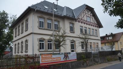 Bild: ak
Die neue Kita in der Bayreuther Straße 35 (Nordansicht) wurde zum neuen Betreuungsjahr bezogen.
