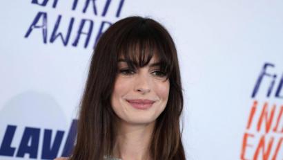 Bild: Jordan Strauss/Invision/AP/dpa
Anne Hathaway kehrt in ihrer beliebten Prinzessinnen-Rolle zurück. (Archivbild)