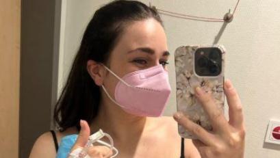 Bild: Anika Schreiber
Anika Schreiber ist 23 Jahre alt und leidet an MS. Als gelernte Notfallsanitäterin hat sie einen eigenen Instagram-Auftritt, mit dem sie Betroffenen Mut macht. Zum MS-Tag kommt sie ans Klinikum St. Marien.