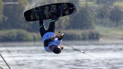 Bild: Sven Bertram
Rasante Sprünge und Aktionen gab es bei der bayerischen Meisterschaft im Cable Wakeboarden zu bestaunen.