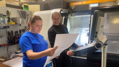 Bild: Schönhofen
Monja Enslein und Martina Meißner haben im September ihre Ausbildung bei der Firma Kochendörfer angefangen.