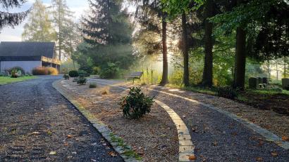 Bild: kaz
Die Urnengrabanlage auf dem Waldfriedhof in Krummennaab wurde um 50 Gräber erweitert. Das Areal befindet sich neben dem "Auge Gottes".