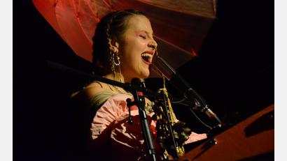 Bild: Kunz
Die Australierin Allysha Joy bringt eine Mischung aus Soul und Jazz ins Ring-Theater.