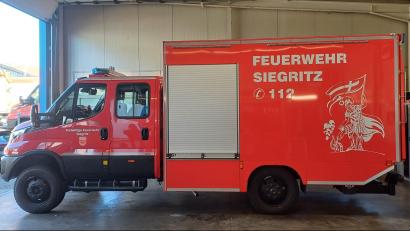 Bild: Bernhard Schmidt/exb
Die Feuerwehr Siegritz hat endlich ein eigenes Einsatzfahrzeug.