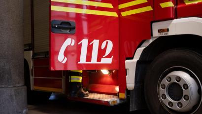 Bild: Niklas Treppner/dpa
Die Feuerwehr entdeckte bei Nachlöscharbeiten die Leiche (Symbolbild).