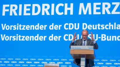 Bild: Peter Kneffel/dpa
Klare Worte von Friedrich Merz auf dem CSU-Parteitag.