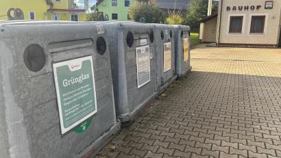 Bild: ge
Der Standort der Altglascontainer am Bauhof in Schwend steht immer wieder in der Diskussion.