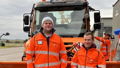 Bild: Stadt Marktredwitz/exb
Die Marktredwitzer Schneepflugfahrer Julian Scharf (links) und Noah Tröger (rechts).