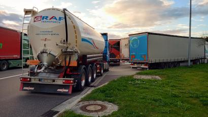 Bild: Richard Graf
Bereits um 18 Uhr ist die Parksituation auf den Autobahnen in der Oberpfalz angespannt.