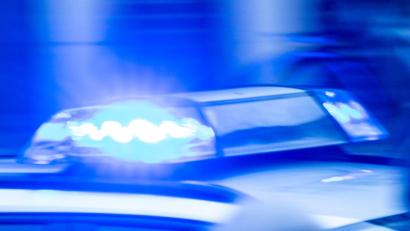 Bild: Jens Büttner/dpa
Bei einem Unfall in Unterfranken stirbt ein Mann. (Symbolbild)