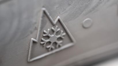 Symbolbild: Robert Guenther
Ganzjahres- und Winterreifen müssen seit dem 1. Oktober 2024 das Alpine-Symbol tragen.