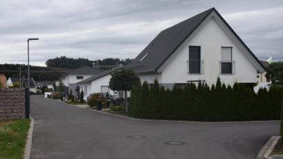 Bild: fz
Die Hausbesitzer in der Gemeinde Theisseil brauchen sich keine Sorgen machen, dass die Gemeinde die Grundsteuerreform zur Bereicherung nutzt, sagt Bürgermeister Johannes Kett in der Gemeinderatssitzung.