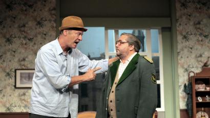 Bild: Dietrich Detmann/Ernst Liszewski/exb
Tom Gerhardt kommt als "Hausmeister Krause" ins Stadttheater Amberg.