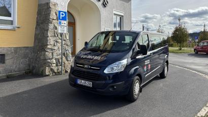 Bild: Tristan Hagspiel
Das bisherige VG-Mobil der Gemeinden Krummennaab und Reuth bei Erbendorf wird demnächst durch ein neues Fahrzeug ersetzt.