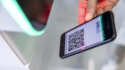 Symbolbild: Thomas Banneyer
QR-Codes finden sich in immer mehr Anwendungen. Egal ob Speisekarte oder Zahlungsvorgänge.