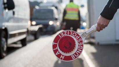 Symbolbild: Bundespolizei
Die Polizei hielt bei einer Kontrolle in Waldershof explizit Ausschau nach Verkehrsteilnehmern, die unter Drogeneinfluss am Straßenverkehr teilnahmen.