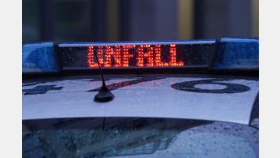 Symbolbild: Marcus Brandt/dpa
Der Unfall passierte auf der Autobahnauffahrt in der Gemeinde Birgland zur A6. Eine Frau wurde verletzt, an den beiden beteiligten Autos entstand Totalschaden.