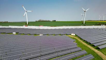 Symbolbild: Jan Woitas/dpa
Die Beratungsangebote des Programmes sollen die Kommunen bei ihrem Weg zur Energiewende unterstützen.