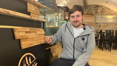 Bild: ihl
Alexander Jetschmann richtet zurzeit sein neues Restaurant in der Nabburger Altstadt ein.