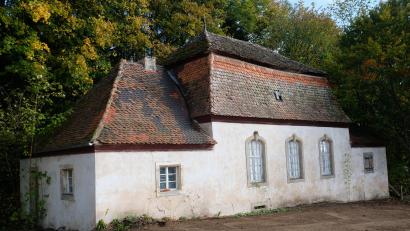 Bild: do
Zu den vielen denkmaleschätzten Bauten der Klostergemeinde zählt auch das derzeit leerstehende "Schlössl". Dass sogenannte Kellerhaus gehört zur Prämonstratenserabtei Speinshart.