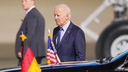 Bild: Michael Kappeler/dpa
Für Joe Biden ist die Stippvisite in erster Linie ein Abschiedstrip.