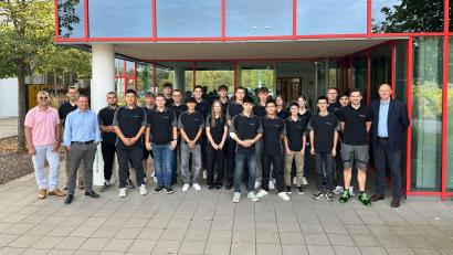 Bild: Gerresheimer
Die 21 neuen Gerresheimer-Azubis, die sich in verschiedenen Bereichen ausbilden lassen und bereit sind, die Zukunft des Unternehmens mitzugestalten.