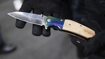 Symbolbild: Paul Zinken
Ein Anwohner fühlt sich von der lauten Musik eines Passanten gestört. Dieser zog daraufhin ein Messer.
