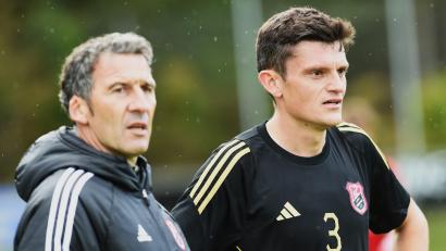 Archivbild: G. Büttner
Co-Trainer Stefan Grünauer (links) und Spielertrainer Benjamin Urban konnten nicht glauben, was sie beim Gastspiel ihres SC Luhe-Wildenau beim TSV Seebach sahen.