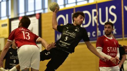 Bild: ham
Die Aufholjagd von Moritz Müller (Mitte) und seinen HSG-Kollegen gegen Altdorf kam zu spät.