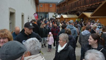 Bild: jr
Mehr als 5000 Besucher, so die Organisatoren, drängten sich am Sonntag beim zweiten Konnersreuther Herbstmarkt im Schafferhof.
