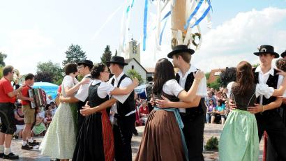 Archivbild: Stephan Huber
Kirwa in Poppenricht: Der Tanz unter dem Kirwabaum ist der Höhepunkt eines Brauches, der jetzt Eingan in die Bayerische Landesliste des Immateriellen Kulturerbes der Unesco gefunden hat.