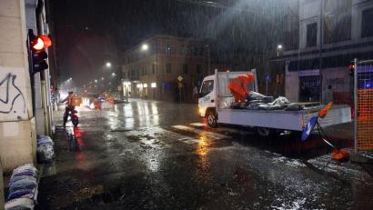 Bild: Michele Nucci/LaPresse via ZUMA Press/dpa
In Italien sind nach heftigem Regen viele Straßen überschwemmt (Foto aktuell).