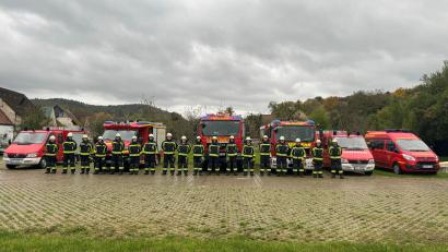Bild: bö
Für 48 neue Feuerwehr-Schutzanzüge gibt die Marktgemeinde Hohenburg 65.000 Euro aus.
