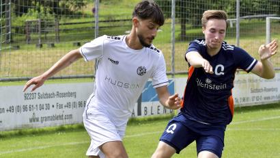 Archivbild: Hubert Ziegler
Fatih Boynuegrioglu (links/Szene aus einem früheren Spiel) erzielte beim Gebenbacher Sieg in Eltersdorf beide Treffer für die DJK.